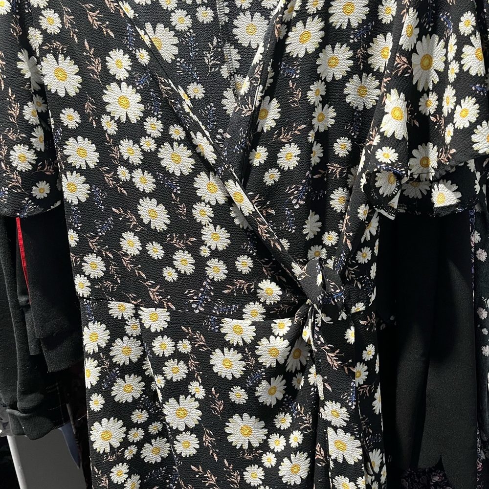 Dress - Picture 3 of 3